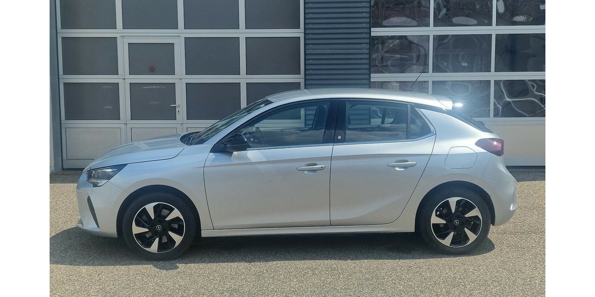 Opel Corsa e Elegance NAVI Klimautomatik Automatik 29.000 km 15.998 &euro; Landau 76829