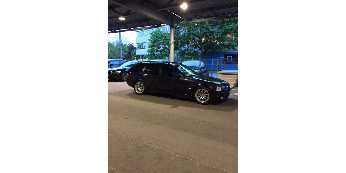 BMW 323 134.900 km 18.000 &euro; Karlsruhe 76189