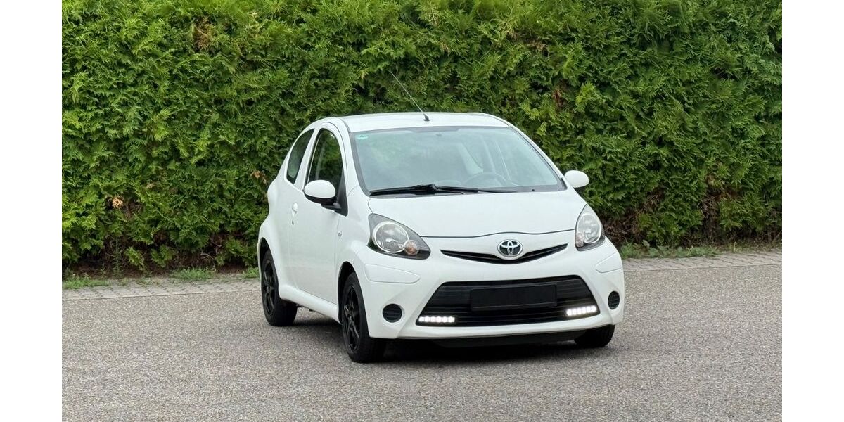 Toyota Aygo (X) 199.000 km 2.499 &euro; Kandel 76870