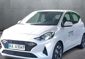 Hyundai i10 4.239 km 17.990 &euro; Ettlingen 76275