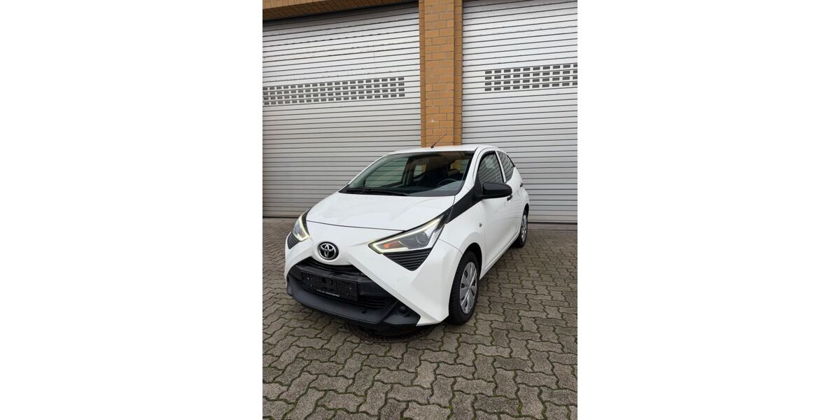 Toyota Aygo (X) 108.000 km 7.500 &euro; Stutensee 76297