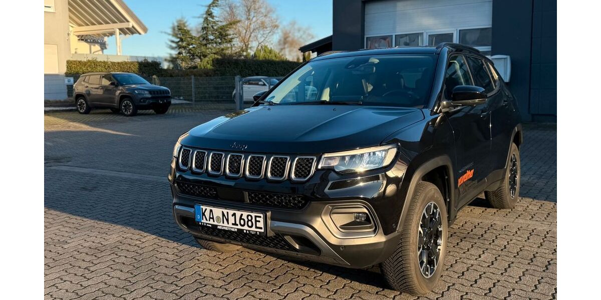 Jeep Compass 22.000 km 29.590 &euro; Karlsruhe 76185