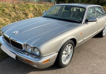 Jaguar XJ8 82.000 km 18.990 &euro; Waghaeusel 68753