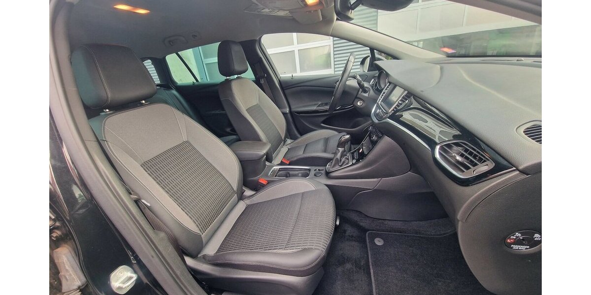 Opel Astra 1.2 Sports Tourer Klimaauto NAVI AHK LED 53.000 km 15.899 &euro; Landau 76829