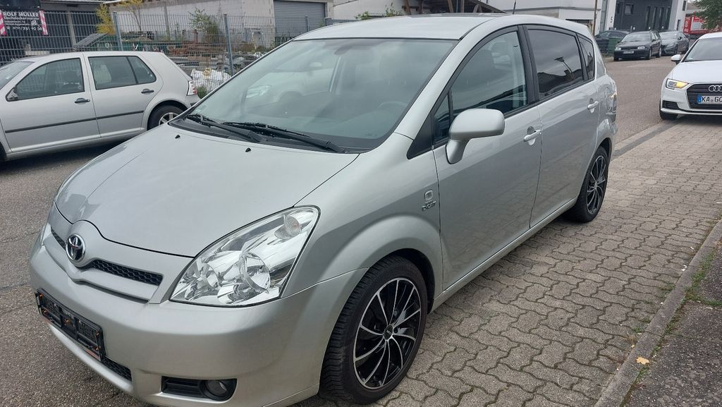 Toyota Corolla Verso 291.000 km 2.950 &euro; Eggenstein-Leopoldshafen 76344