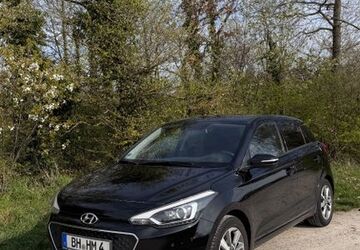 Hyundai i20 90.000 km 9.490 &euro; Muggensturm 76461