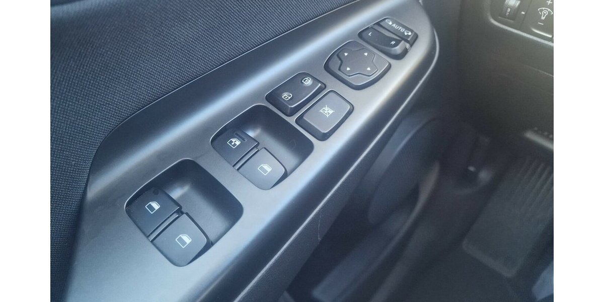 Hyundai Kona 1.6GDI Prime NAVI Klimaautomatik 77.000 km 22.499 &euro; Landau 76829