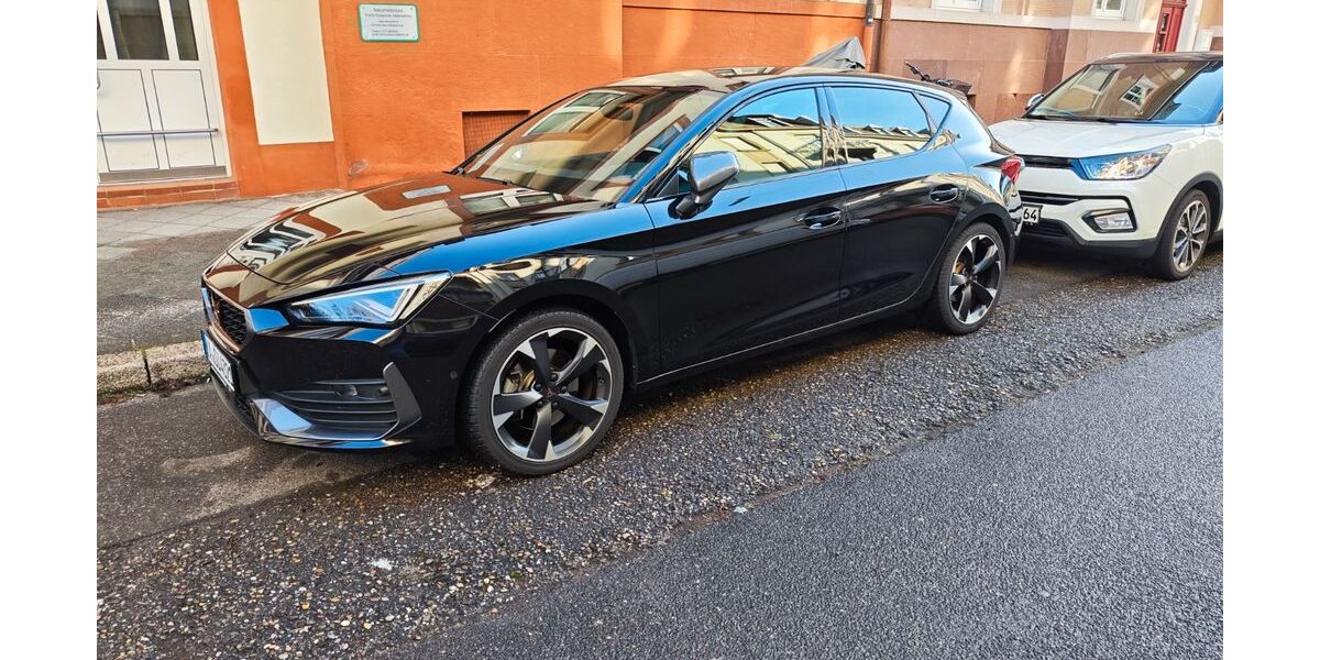 Cupra Leon 48.000 km 23.990 &euro; Karlsruhe 76185