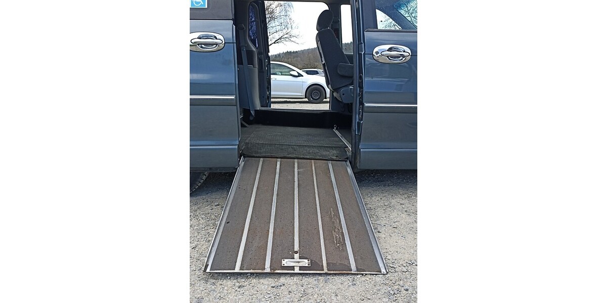 Kia Carnival 107.000 km 11.999 &euro; Birkenfeld 75217