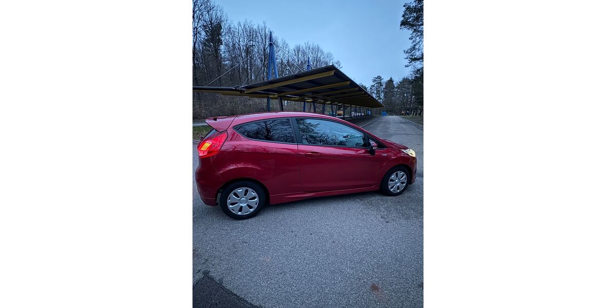 Ford Fiesta 96.654 km 6.999 &euro; Ettlingen 76275