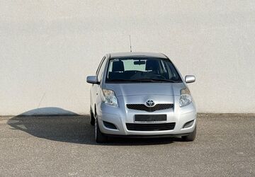 Toyota Yaris 110.000 km 3.999 &euro; Kandel 76870