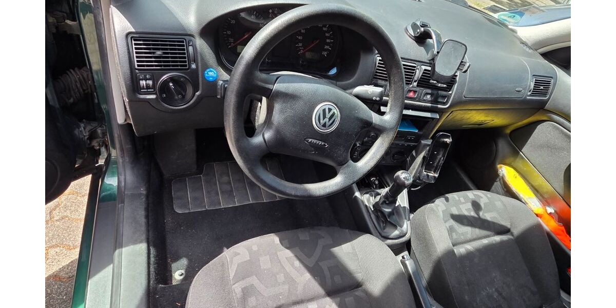 VW Golf 142.132 km 1.500 &euro; Karlsruhe 76149