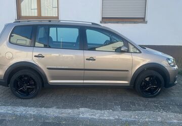 VW Touran 158.000 km 11.300 &euro; Hördt 76771