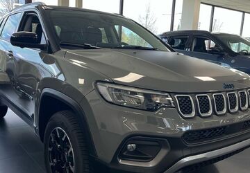 Jeep Compass 10 km 34.390 &euro; Karlsruhe 76185