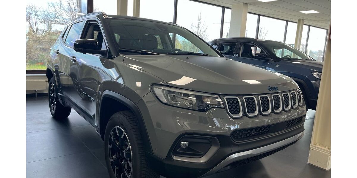 Jeep Compass 10 km 34.390 &euro; Karlsruhe 76185