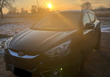 Hyundai ix35 104.000 km 9.199 &euro; Elchesheim-Illingen 76477