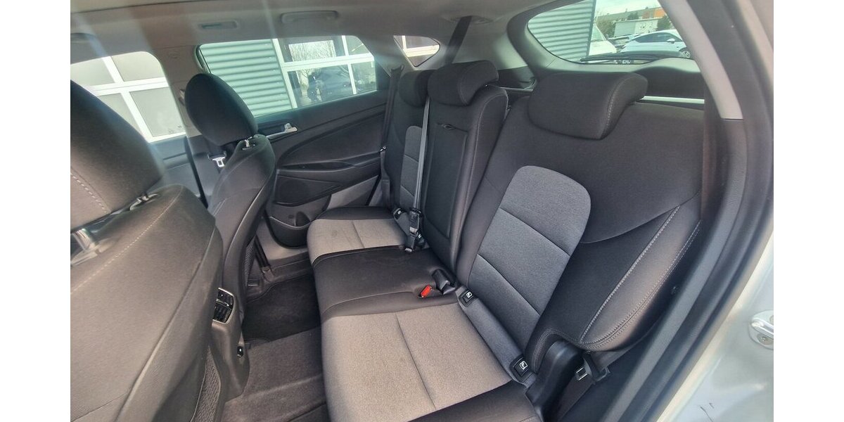 Hyundai Tucson Trend 2WD 70.000 km 18.998 &euro; Landau 76829