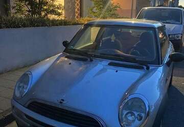 Mini One 205.000 km 2.099 &euro; Karlsruhe 76137