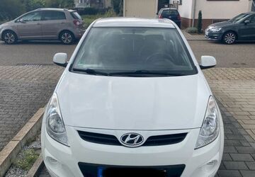 Hyundai i20 156.000 km 3.300 &euro; Bad Schönborn 76669