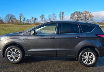 Ford Kuga 82.000 km 14.690 &euro; Bretten 75015