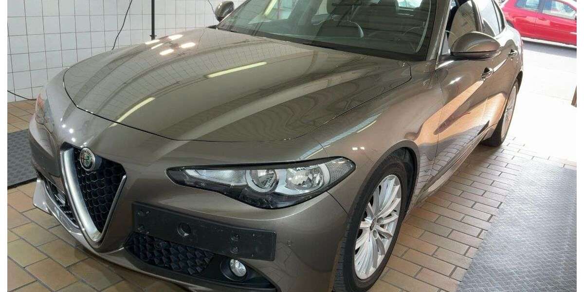 Alfa Romeo Giulia 29.135 km 22.999 &euro; Keltern 75210
