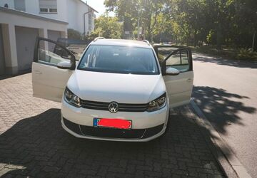 VW Touran 115.000 km 9.100 &euro; Karlsruhe 76131