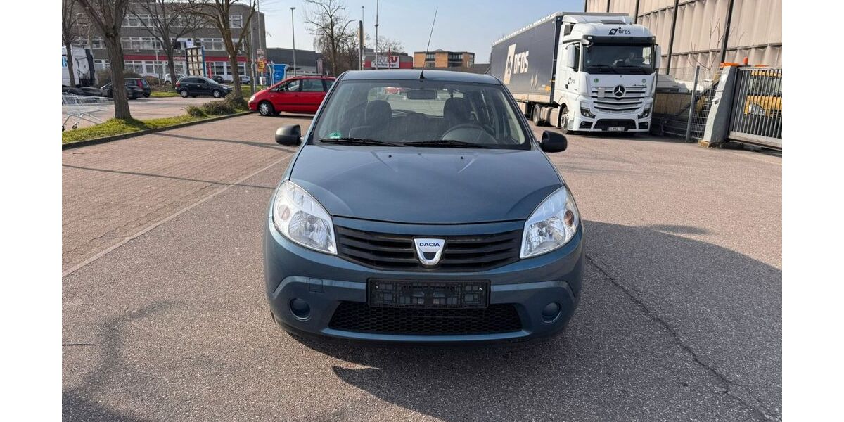 Dacia Sandero 45.000 km 2.900 &euro; Karlsruhe 76185