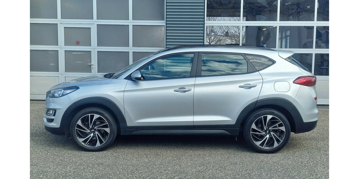 Hyundai Tucson Trend 2WD 70.000 km 18.998 &euro; Landau 76829