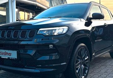 Jeep Compass 42.200 km 23.690 &euro; Karlsruhe 76185