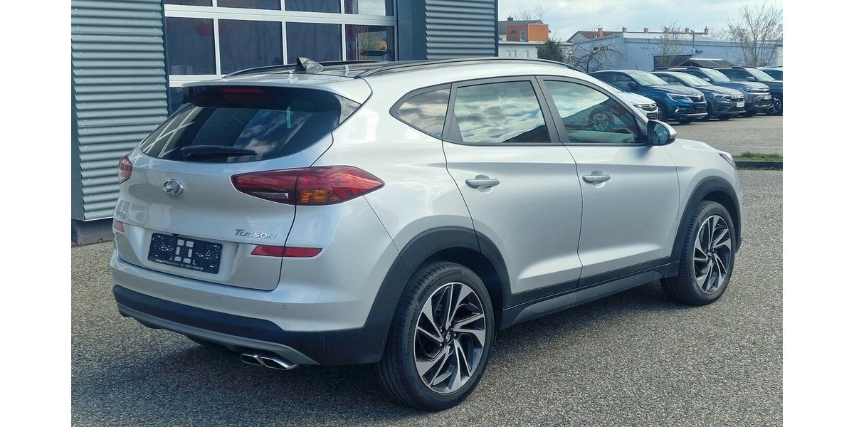 Hyundai Tucson Trend 2WD 70.000 km 18.998 &euro; Landau 76829