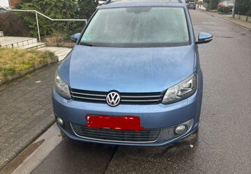 VW Touran 142.963 km 6.999 &euro; Berg 76768