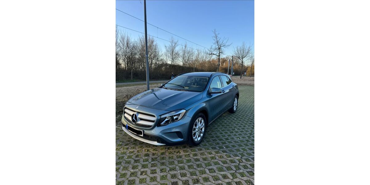 Mercedes-Benz GLA 200 32.500 km 18.500 &euro; Karlsruhe 76187