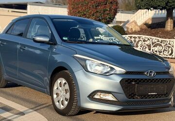 Hyundai i20 68.200 km 8.990 &euro; Hördt 76771