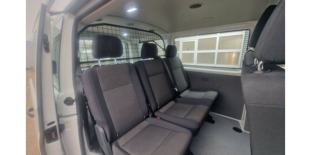 VW T6 Kombi 2.0 TDI Klima Standheizung AHK 6 Sitze 110.000 km 21.599 &euro; Landau 76829