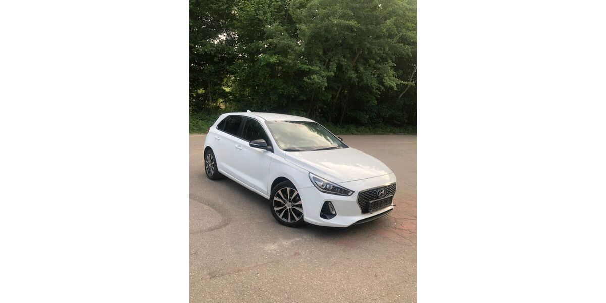 Hyundai i30 48.000 km 14.000 &euro; Neupotz 76777
