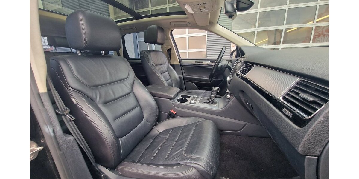 VW Touareg V6 TDI R-Line NAVI Luftfederung AHK 190.000 km 19.998 &euro; Landau 76829