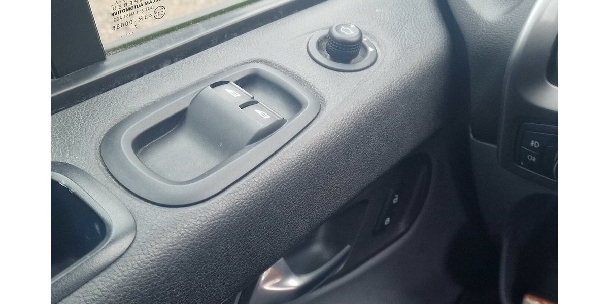 Ford Transit Custom 310 L1 Trend Klimaautom NAVI AHK 50.000 km 24.799 &euro; Landau 76829