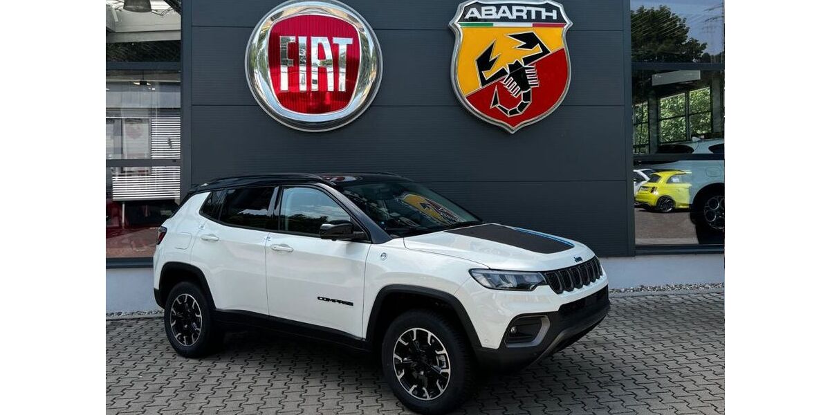 Jeep Compass 31.500 km 32.990 &euro; Ettlingen 76275