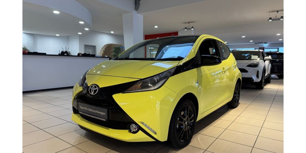 Toyota Aygo (X) 136.677 km 6.900 &euro; Bruchsal 76646