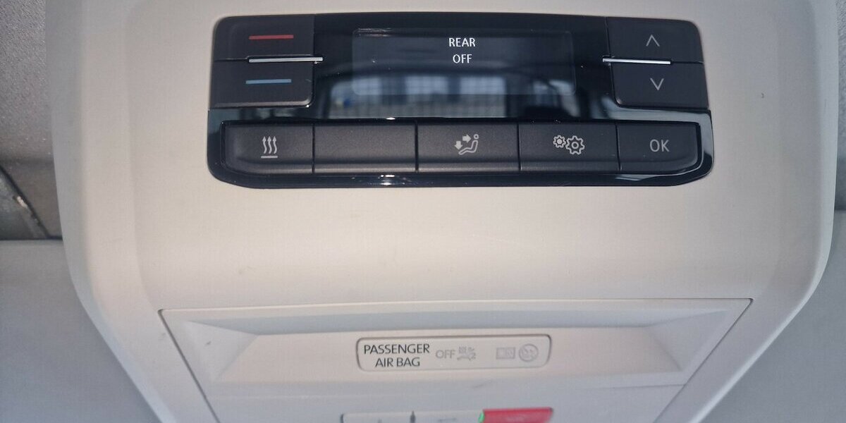 VW T6 Kombi 2.0 TDI Klima Standheizung AHK 6 Sitze 110.000 km 21.599 &euro; Landau 76829