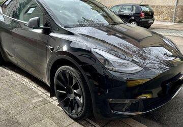Tesla Model Y 50.500 km 31.400 &euro; Karlsruhe 76227