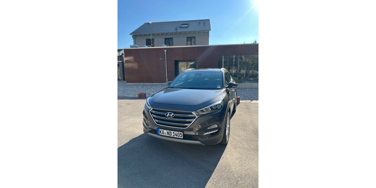 Hyundai TUCSON 150.000 km 15.499 &euro; Karlsruhe 76189