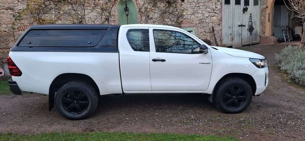Toyota Hilux 54.000 km 32.990 &euro; Landau 76829