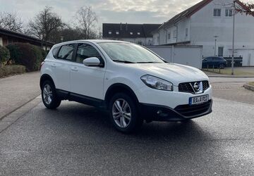 Nissan Qashqai 180.000 km 8.200 &euro; Rastatt 76437