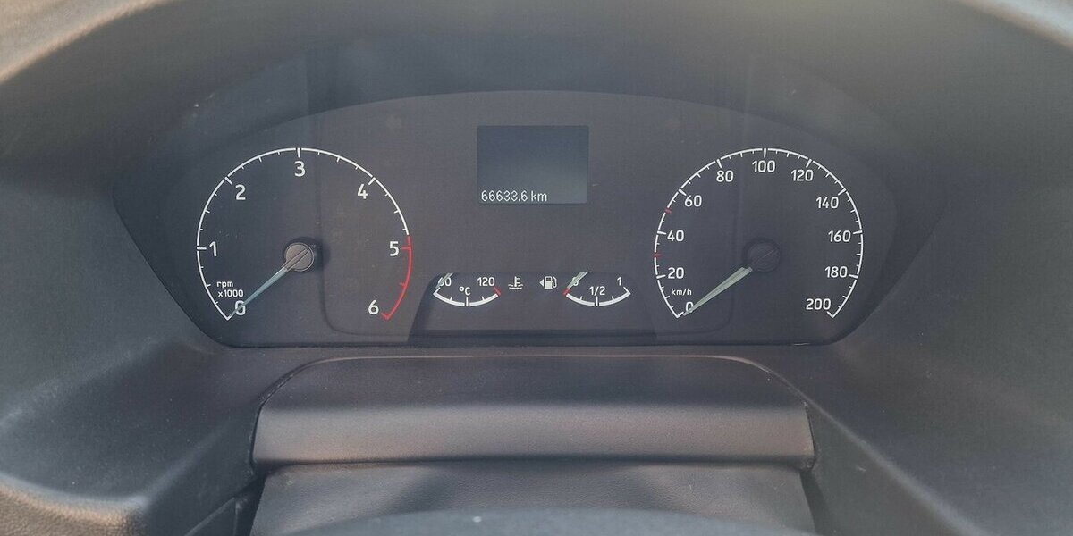 Ford Transit Custom TDCI 320 L2 Trend 9 Sitze Klima 66.000 km 30.998 &euro; Landau 76829