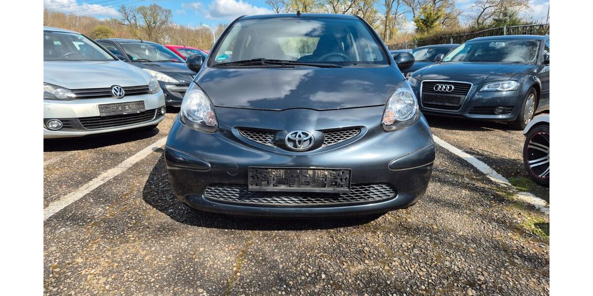 Toyota Aygo (X) 142.864 km 1.900 &euro; Karlsruhe 76137