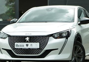 Peugeot 208 30.482 km 17.980 &euro; Karlsruhe 76131