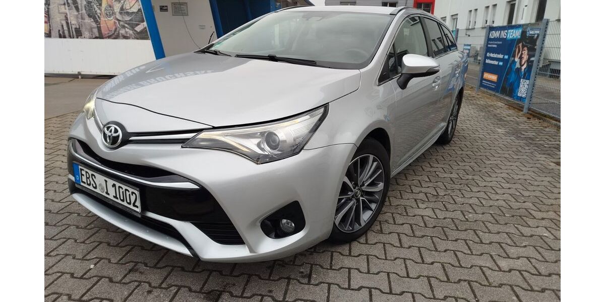 Toyota Avensis 251.890 km 5.990 &euro; Bruchsal 76646