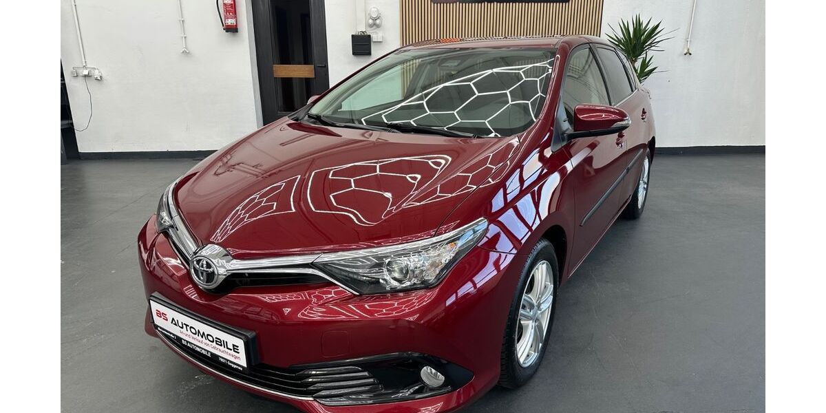 Toyota Auris 103.850 km 11.000 &euro; Gaggenau 76571