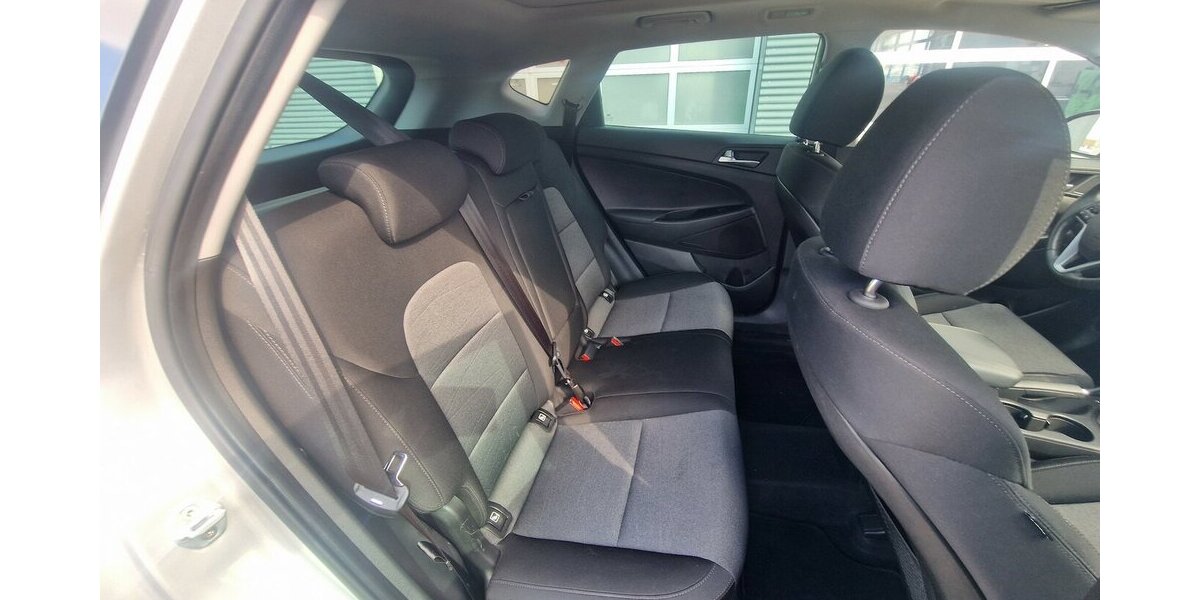 Hyundai Tucson Trend 2WD 70.000 km 18.998 &euro; Landau 76829